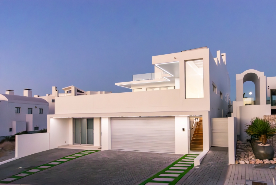 5 Bedroom Property for Sale in Paradise Beach Western Cape